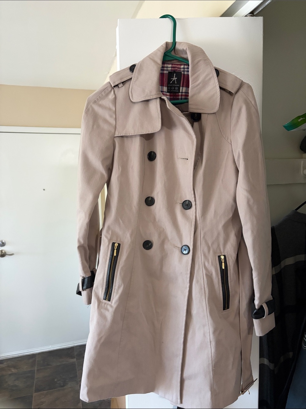 Atmosphere Beige Trench Coat with Plaid Lining